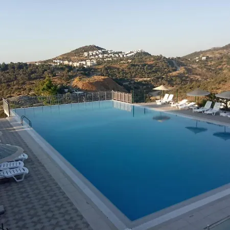 Cozy Duplex Apartment With Peaceful Garden In Bodrum شقة *