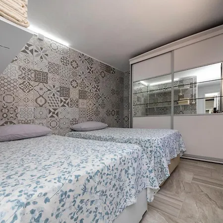 Cozy Duplex Apartment With Peaceful Garden In Bodrum 公寓